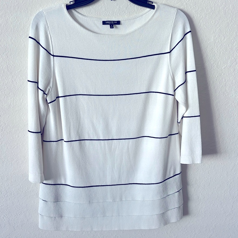 Lafayettete 148 New York sweater , six S pit to pit 17 inches, length 23 aprox